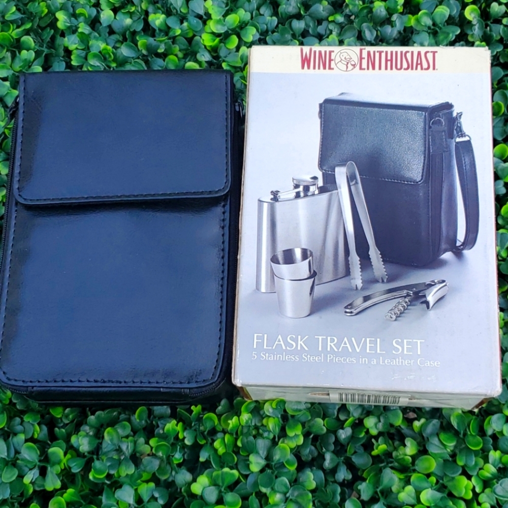 NWOT Flask Travel set